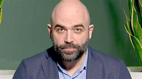 Sanremo 2022 Roberto Saviano Stasera Ospite A Titolo Gratuito Lo