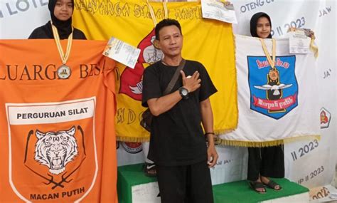 Siswi MTsN 6 Lombok Tengah Juara 1 Pencak Silat Jawara IPSI CUP II 2023