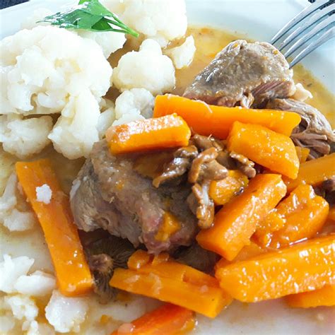 Sauté de veau aux girolles Recettes et Récits