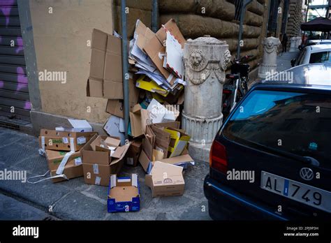 Riciclaggio A Firenze Immagini E Fotografie Stock Ad Alta Risoluzione