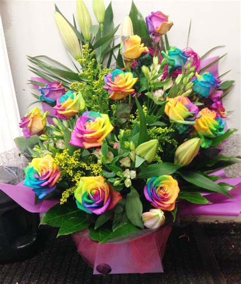 ALL FLOWERS :: ROSES :: Rainbow Roses :: 12 Rainbow Rose Bouquet