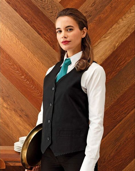 Pin By Inezhynes On Uniform Business Dress Women Women Wearing Ties