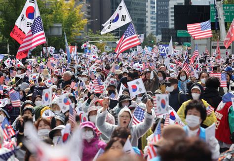 한글날 연휴 장사도 죽쒔다광화문광장 집회에 상인들 분통 중앙일보