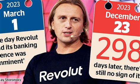 Devon Windsor Shows Off Her Incredible Figure In A Colorful Bikini Two Months After Giving