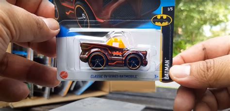 Inside The Hot Wheels Case B Mercedes Benz Sl Super Treasure Hunt Is Here Autoevolution