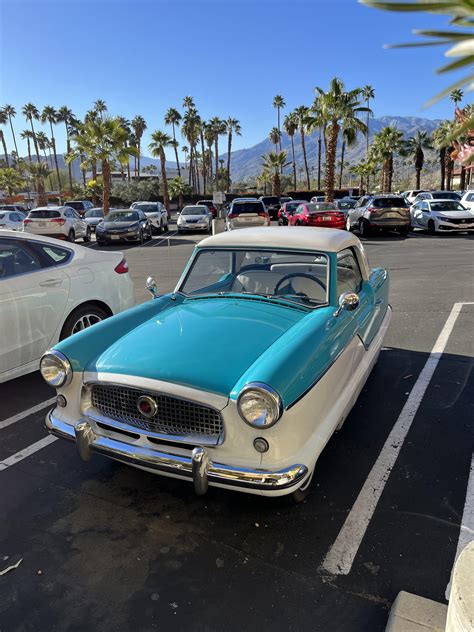 Saw this beauty in Palm Springs. I have no idea what it is. : r