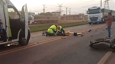 Motociclista Morre Após Colidir Frontalmente Com Carreta No Perímetro