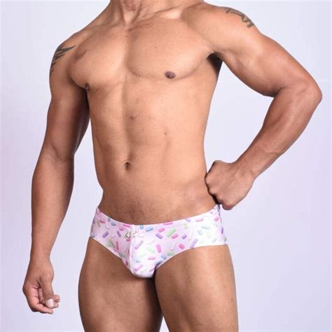 Hot Sexy Karen Walker Bikini Pics