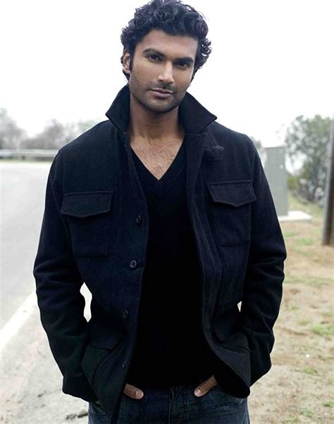 Sendhil Ramamurthy | Beautiful men, Actors, Gorgeous men