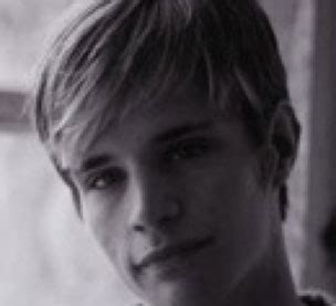 Aniversário De Dez Anos De Morte De Jovem Gay é Marcado Por Campanha Anti homofobia A Capa