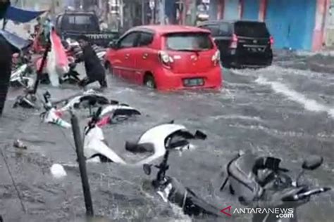 Kota Ternate Dilanda Banjir ANTARA News