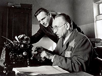 DAILY FILM DOSE: A Daily Film Appreciation and Review Blog: Schindler's ...