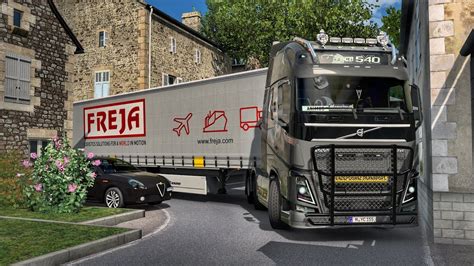 Maneuvering Through Hidden Narrow Streets Of France Ets2 150 Youtube