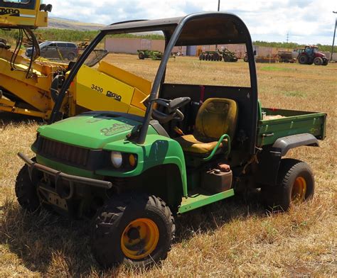 John Deere UTV (Starts, Runs & Drives - See Video) - Oahu Auctions