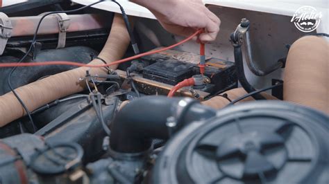 Tester son circuit de charge et remplacer un régulateur sur Méhari