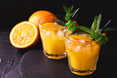 Vodka and Orange Juice: A Classic Cocktail Combination Guide