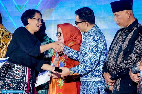 Dinas Pendidikan Provinsi Jabar Jabar Sabet 2 Penghargaan Di Anugerah