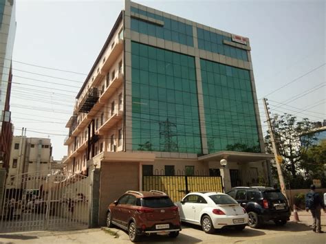 plot   uv  udyog vihar gurgaon  sqft commercial