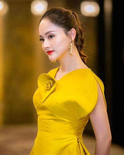 Huyền My khoe giấy báo trúng tuyển của cậu em hot boy nhìn tên trường mới bất ngờ vì tiền bối