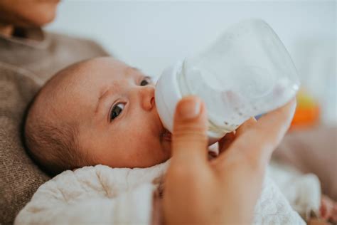 Como escolher a melhor mamadeira para o seu bebê O Mundo do Bebê Bebé