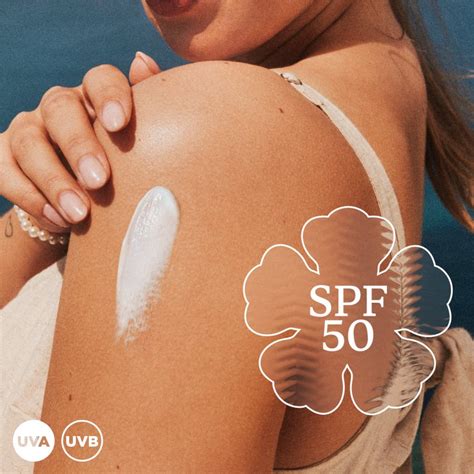 Hawaiian Tropic Hydrating Protection Lotion opaľovací krém na telo SPF