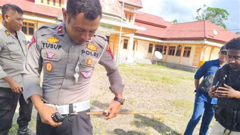 Ricuh Pleno Di Bawaslu Yalimo Wakapolres Kena Lemparan Batu