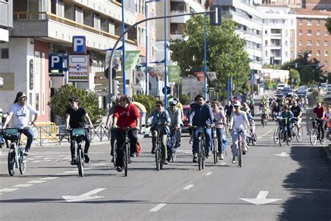 Valladolid Las imágenes de la bicicletada por el carril de Isabel la