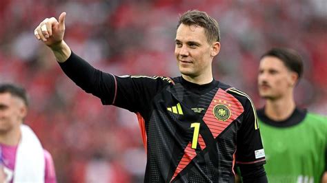 Manuel Neuer Beendet Dfb Karriere Einer Der Größten Geht Zur Richtigen