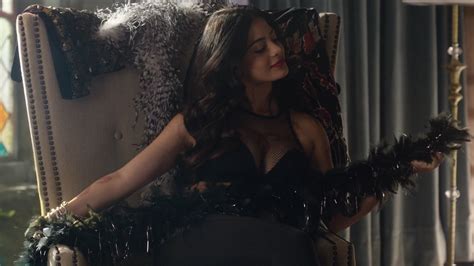 Naked Emeraude Toubia In Shadowhunters