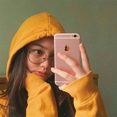 Pin By Krux Fauzia On Random Rpw Port Girl Aesthetic Mirror Shot