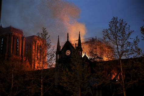 Katedra Notre Dame w Paryżu historia ciekawostki pożar Podróże