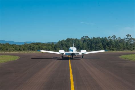 Treinamento De Pilotos De Aeronaves Realizar Escola De Avia O Civil