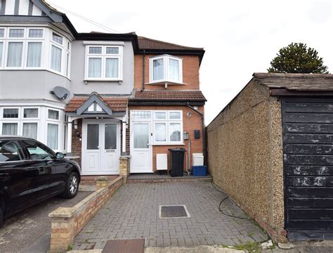 2 Bed End Terrace House For Sale In Primrose Avenue Chadwell Heath Rm6