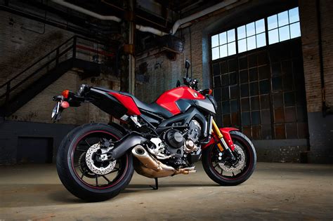 2015 Yamaha FZ 09 Review