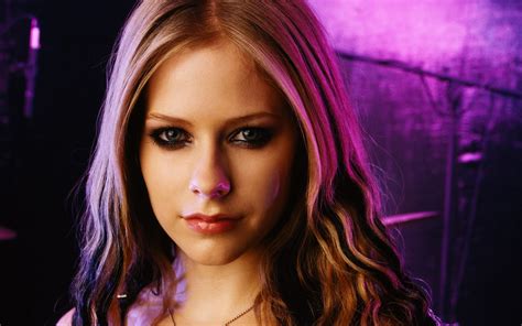 Avril Lavigne Smile Mouth Hair Joy Wallpaper Coolwallpapersme