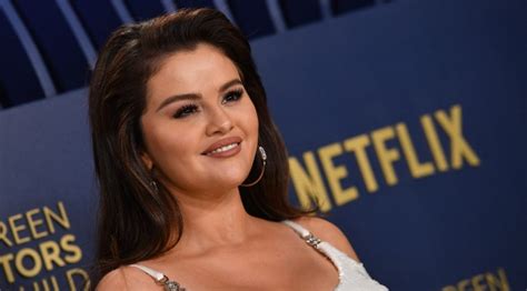 Selena Gomez Denies Claim She Romanced Jfk S Grandson Abc Audio