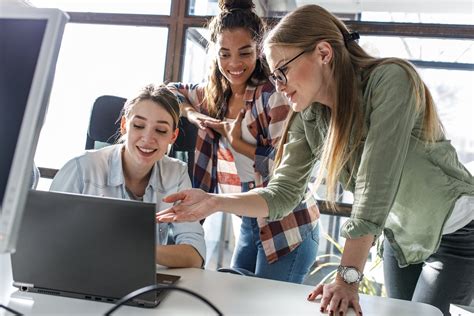 O Jovem No Mercado De Trabalho Explore O Universo Das Apostas Online