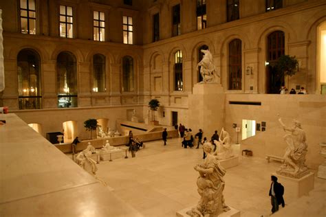 Museo del Louvre - Precios, horarios y ubicación en París