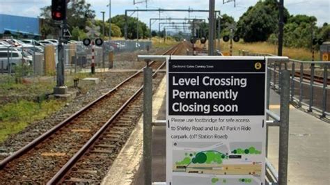 Petition · Save the pedestrian level crossing at Papatoetoe Train ...