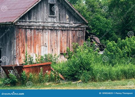 Old barns abandoned stock photo. Image of nature, grass - 189854820