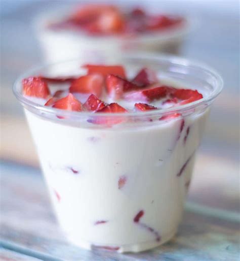 Fresas Con Crema In A Cup