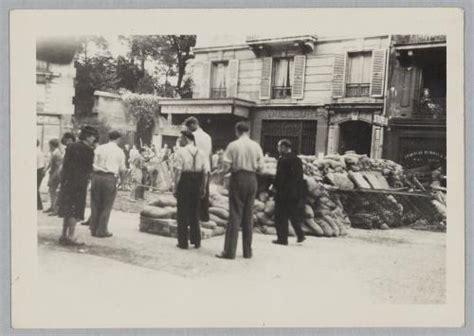 Barricade située au n59 de la rue Monge et du croisement de la rue de