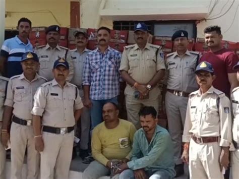 Caught 2 Accused By Jumping 10 Feet High Wall Caught Liquor Worth 36 Lakhs पुलिस ने ट्रक का