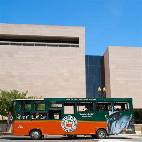 Washington DC Old Town Trolley | DC Trolley Tours