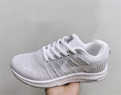 Кроссовки Nike Zoom светло-серые - Room78
