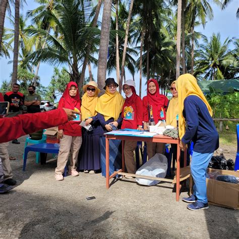 Di Selayar Dinas Keluatan Dan Perikanan Sulsel Bersih Pantai Dari