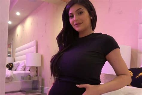 Fim do mistério Kylie Jenner anuncia nascimento da 1ª filha