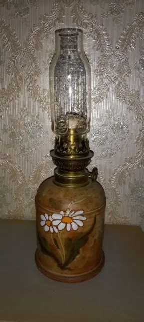 ANCIENNE LAMPE A Petrole En Gres Decors Peits Fleuri Aux Emaux EUR