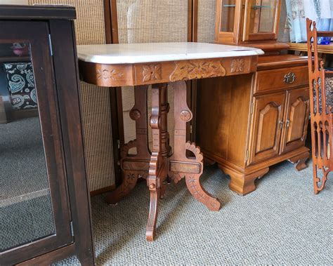 VTG Marble Top Pedestal Table | New England Home Furniture Consignment