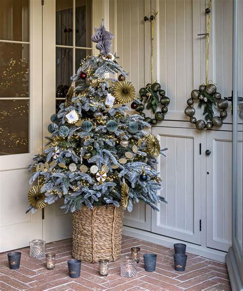 Christmas tree ideas: 16 looks, from the timeless and traditional to ...